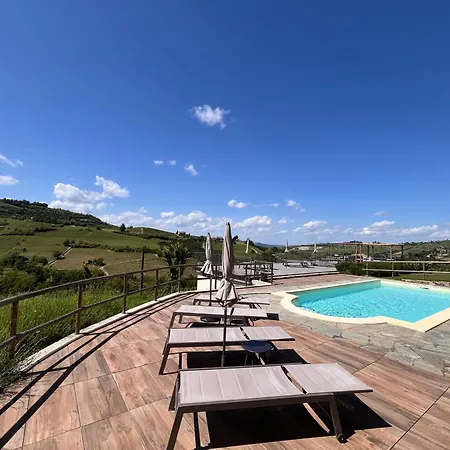 Le Cornici - Cascina Di Charme リゾート Diano dʼAlba