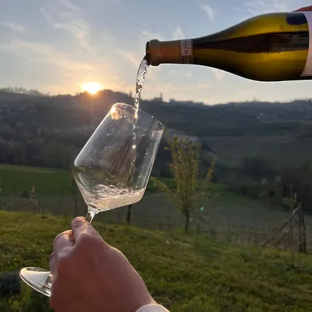 Le Cornici - Cascina Di Charme * Diano dʼAlba